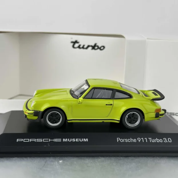 1/43 Original Porsche 911 Turbo 3.0 zeleni