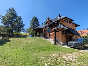 Crvenih božura, Zlatibor, Karaula, 5+ petosobna, 248 m²