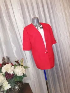 Crven blejzer kratak rukav HM vel. 42