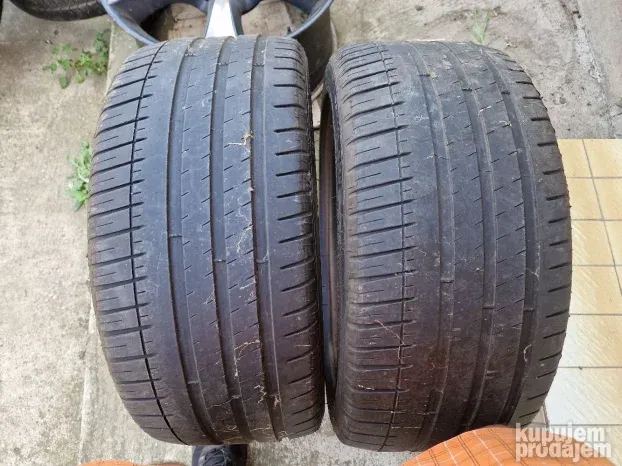 Dve dobre letnje gume 18 ice MICHELIN 245 40 18 sa 5mm šare