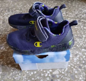 Patike za dečake Reebok i Puma broj 25, Champion br 27
