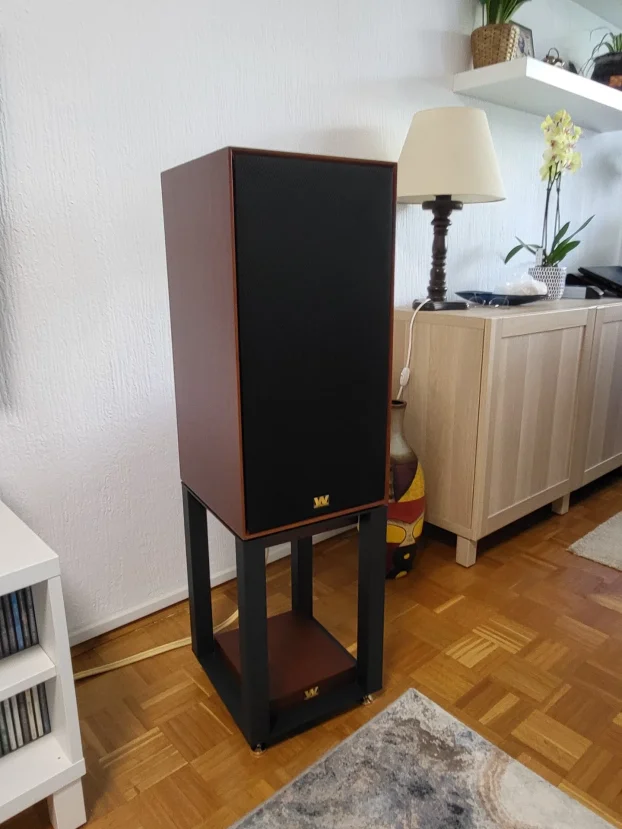 Wharfedale Super Linton sa stalcima