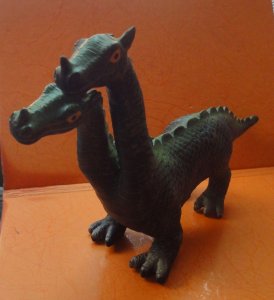 Ala monster dve glave četiri noge jedan rep pazi grize