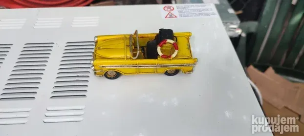 mini maketa auta kabriolet starinski rucni rad