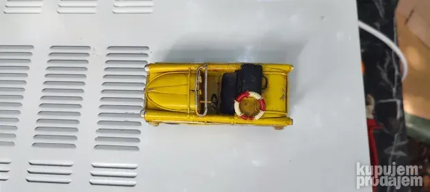 mini maketa auta kabriolet starinski rucni rad