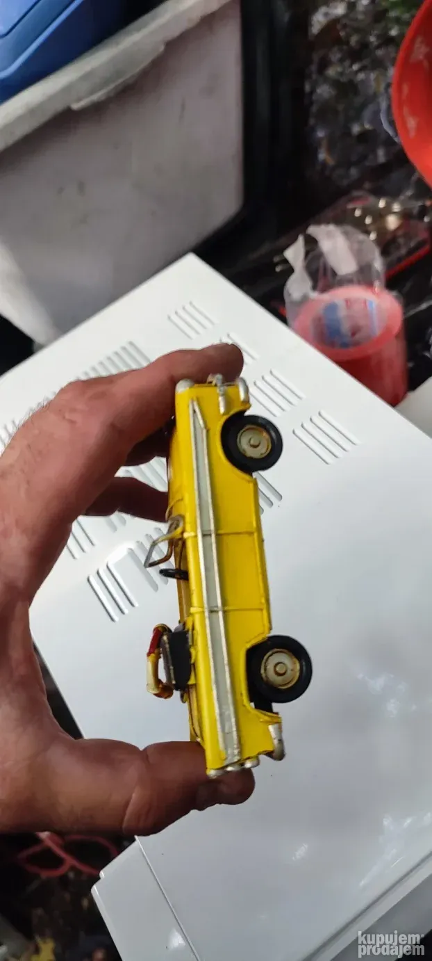 mini maketa auta kabriolet starinski rucni rad