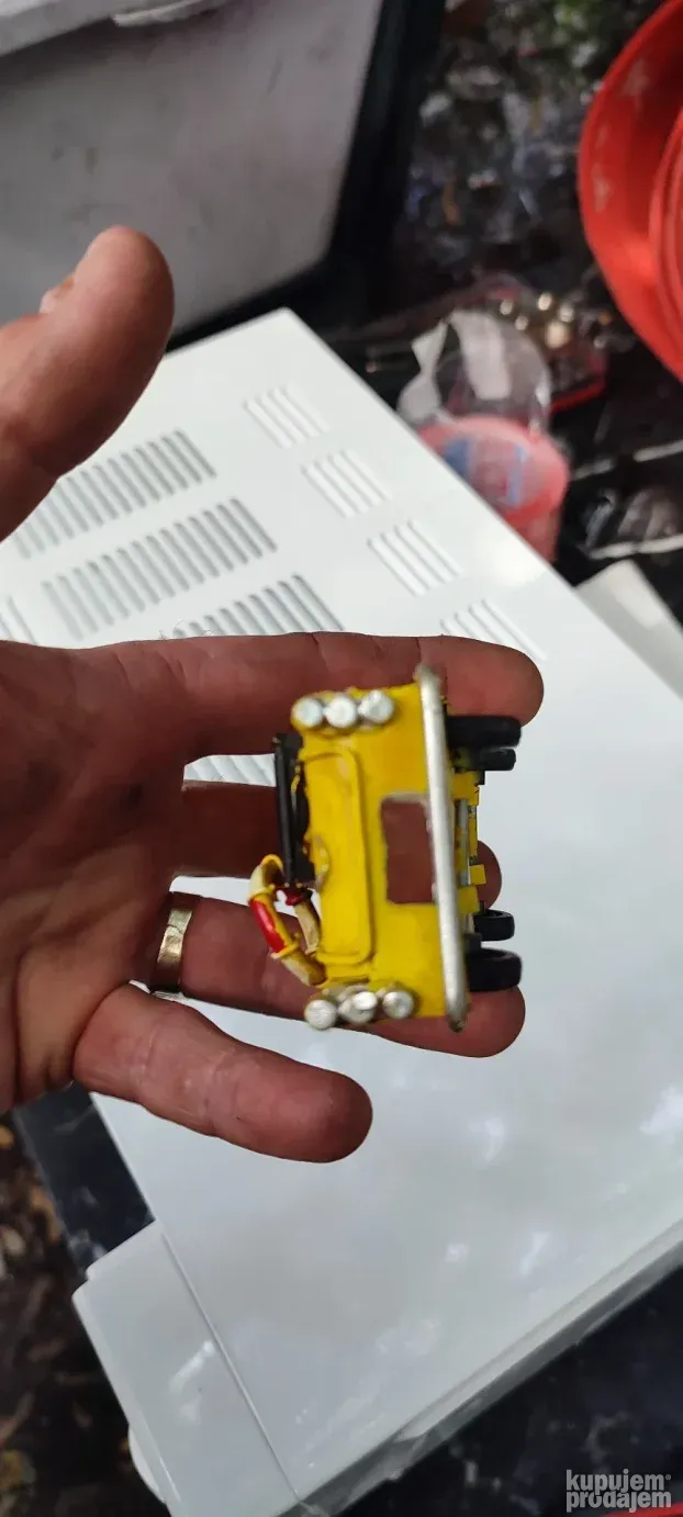 mini maketa auta kabriolet starinski rucni rad