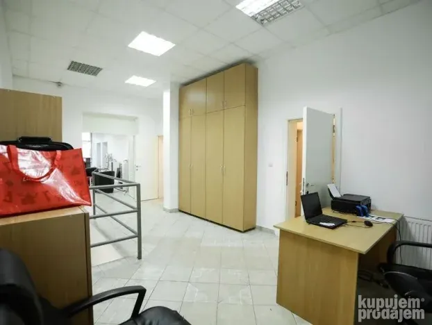 Vrhunski lokal - 366m2 - Cara Dušana