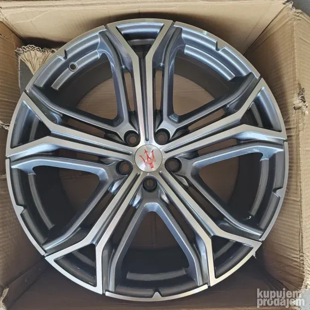 nove alu felne 21 " original maserati levante 5x114.3