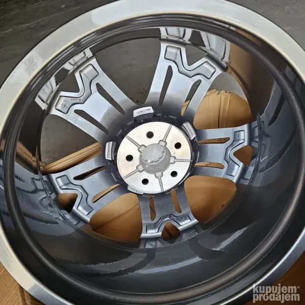nove alu felne 21 " original maserati levante 5x114.3