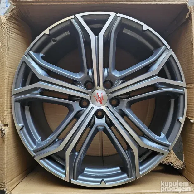 nove alu felne 21 " original maserati levante 5x114.3