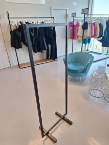Štenderi za slikanje garderobe XM77
