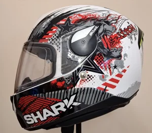 Kaciga Shark Skwal