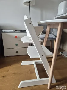Stokke Tripp Trapp hranilica koja raste sa detetom!