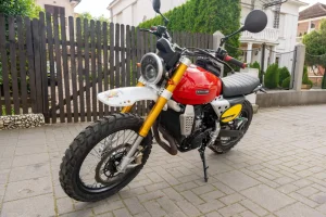 Fantic Caballero 500 scrambler caffe race bobber