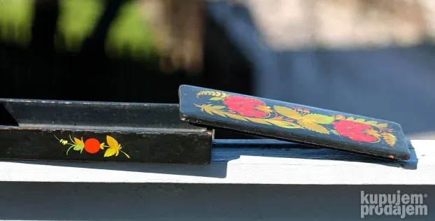 Vtg RUSKA drvena kutija ručno oslikana pretinac za rukavice