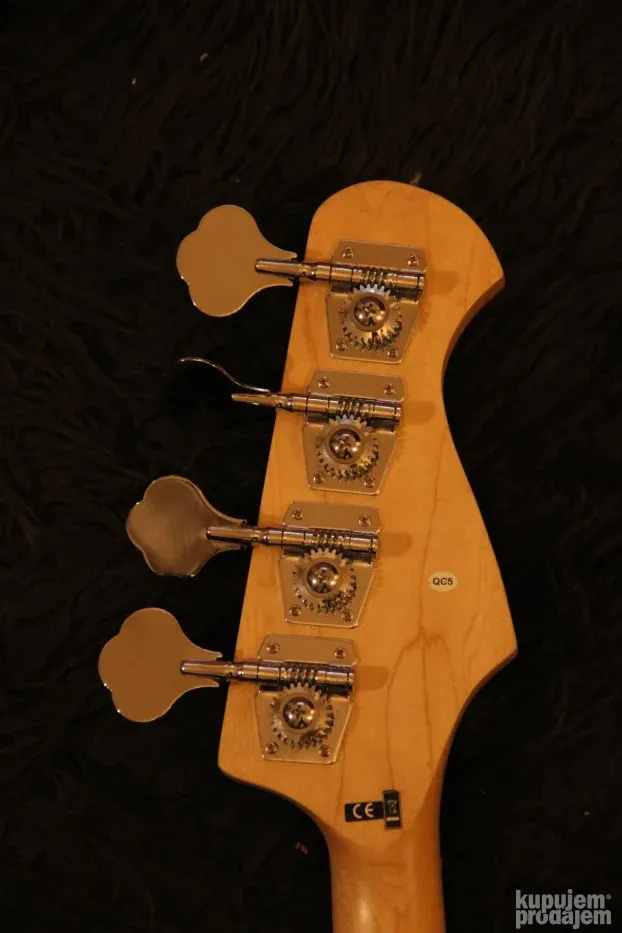 Harley Benton Jazz bas lefthand