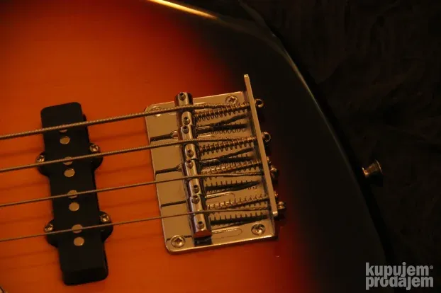 Harley Benton Jazz bas lefthand