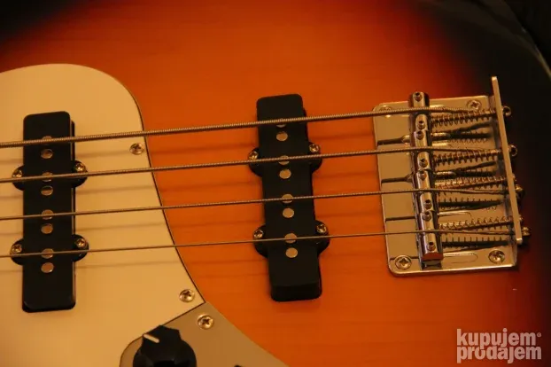 Harley Benton Jazz bas lefthand