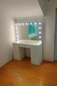 Stolovi za sminkanje