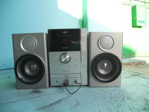 JVC ekran ne radi bluetooth usb mp3 aux radio citaj oglas