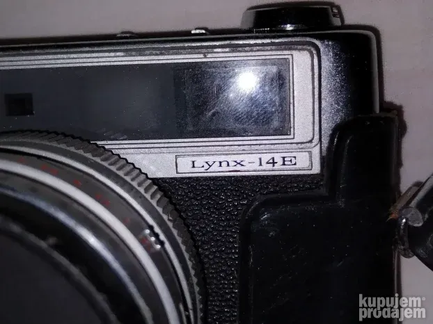 Stari foto aparat YASHICA sa rezervnim delovima ISPRAVAN