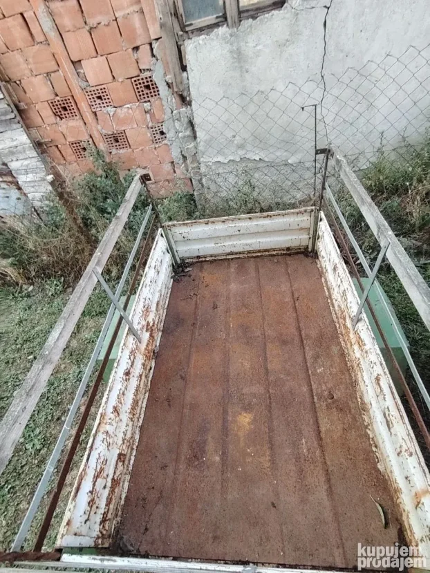 Auto prikolica