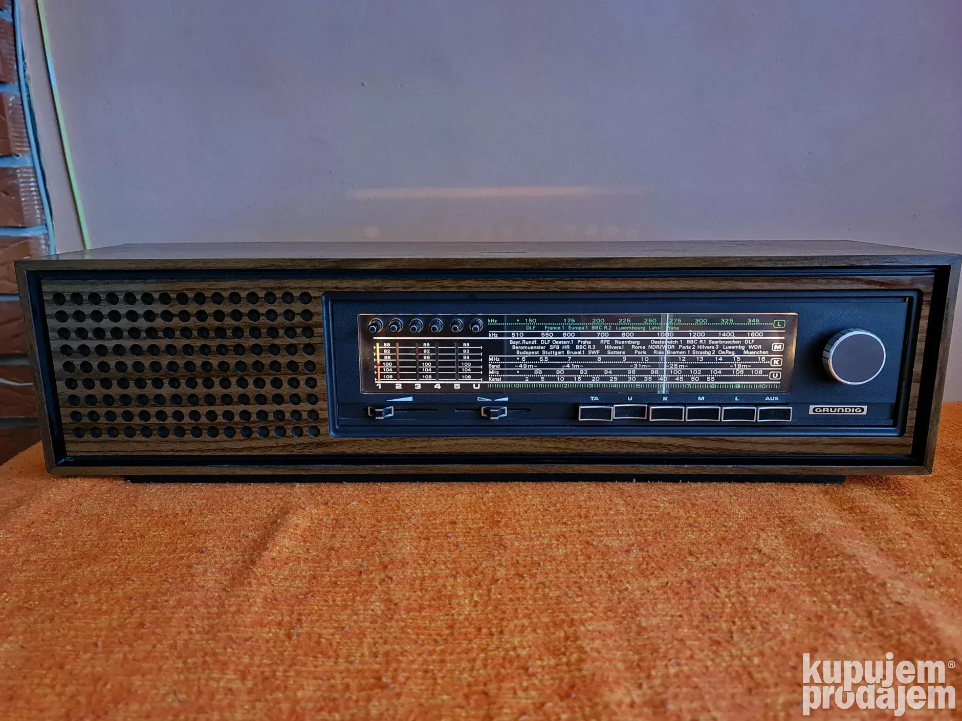 GRUNDIG RF-731 - kvalitetan nemački radio prijemnik iz 1974