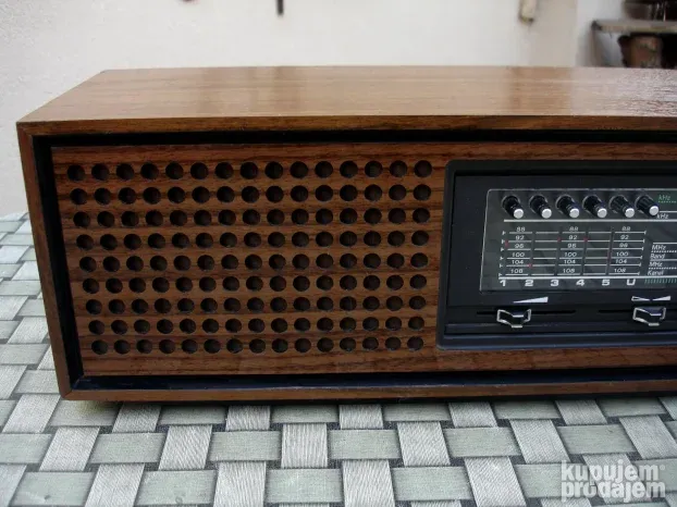 GRUNDIG RF 731 ラジオ GRUNDIG RF 731 ラジオ - メルカリ