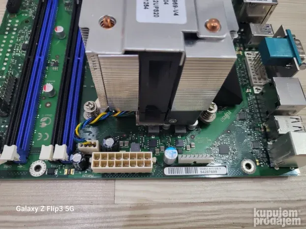 fujitsu i5/6.gen quad core/4 jezgra