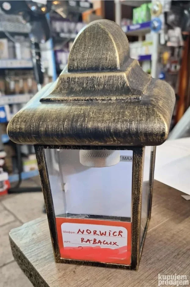Spoljna lampa Norvich  1x e27 Neocekivano lepa.  2 boje. 180
