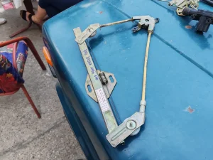 Podizac stakla zadnjih desnih vrata Lada 110,111,112