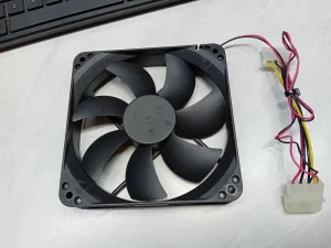 12cm ventilator ispravan CHIEFTEC  12v  0,3a