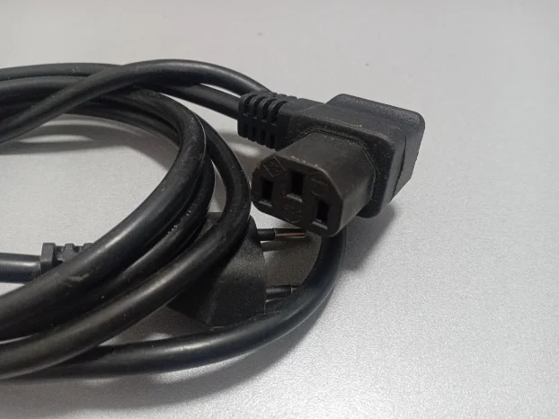 naponski kabl osmica dvopolni za desktop tv POD UGLOM #9223