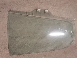 Mazda 2 zadnje desno staklo za vrata  2011