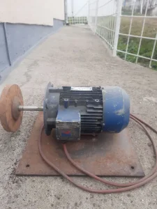 Trofazni motor
