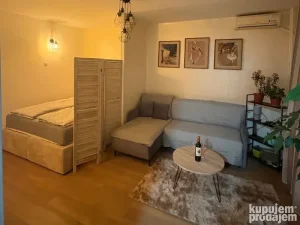 Novi Sad-Petrovaradin, kod železničke - stan na dan - 48 m²