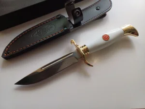 Ruski NKVD zvezda beli Модел Финка НКВД