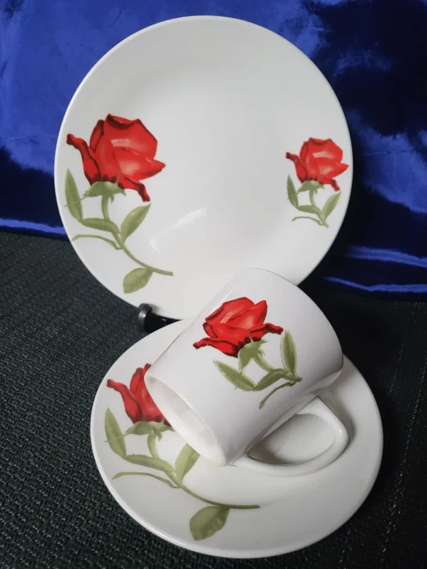 Porcelanski trodelni vintaz set.