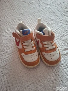 nike patike za bebe 22 broj