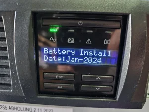 APC smart-UPS X 1500 sa novim baterijama