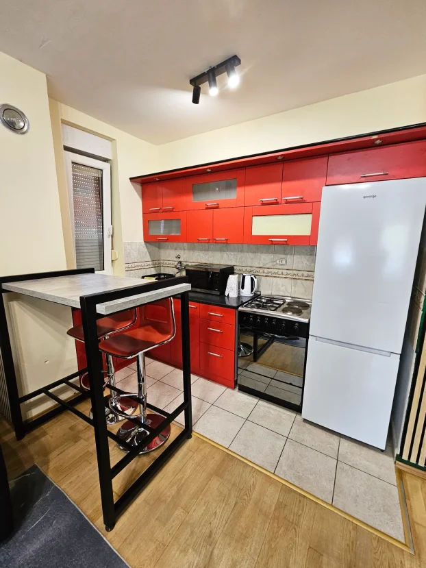 Stan na dan Novi Sad + parking!