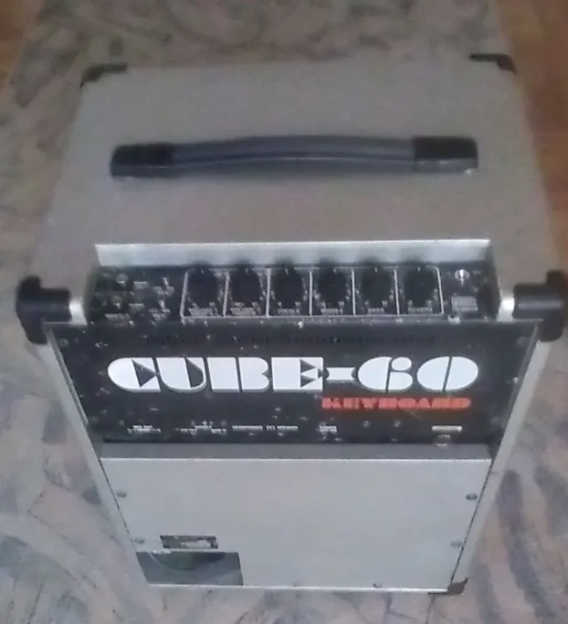 Roland Cube 60