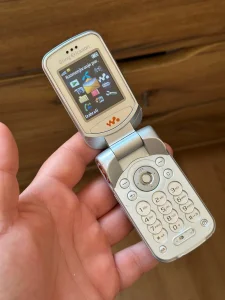 Sony Ericsson W300i - Yettel