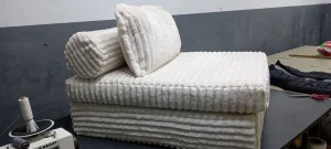 Nova fotelja sa dva jastuka