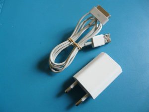 Apple A1400 - punjač 5V 1A za iPod ili iPhone