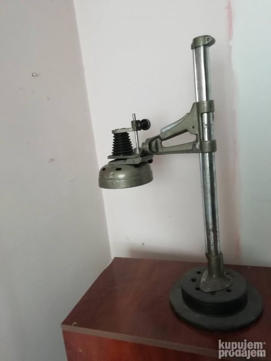 lampa od vodovodnih cevi