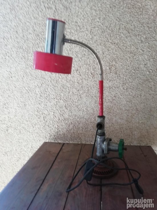 lampa od vodovodnih cevi