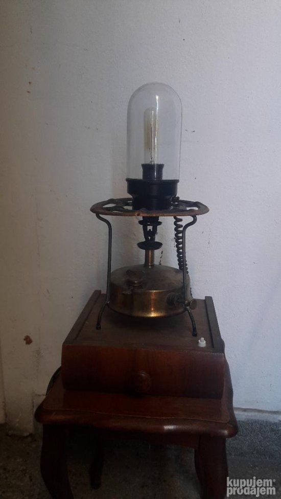 lampa od vodovodnih cevi