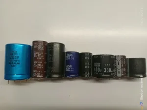 Elektroliti različitih kapacitivnosti.